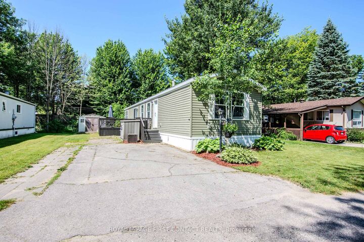 Property Photo: 23 Georgian Glen Drive ON L9Z 1K8