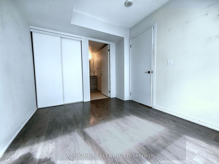 Property Photo:  36 Lisgar Street 1916  ON M6J 0C7 