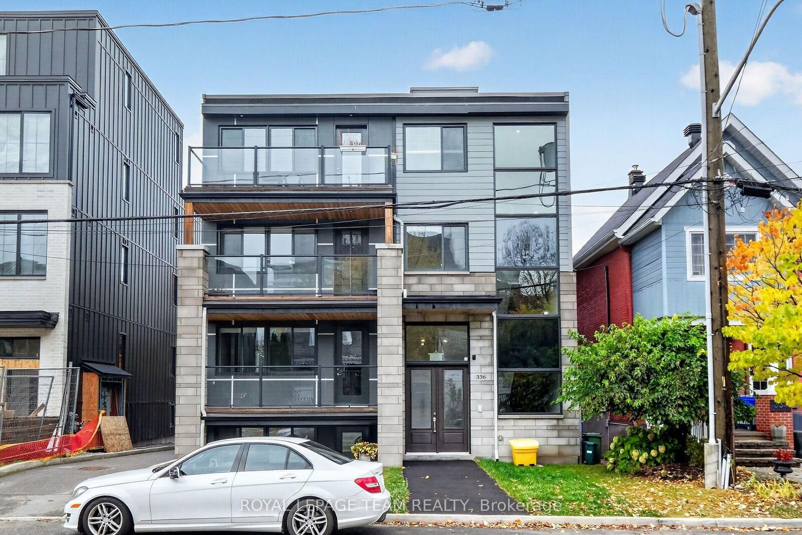 Property Photo:  336 Tweedsmuir Avenue 3  ON K1Z 5N4 