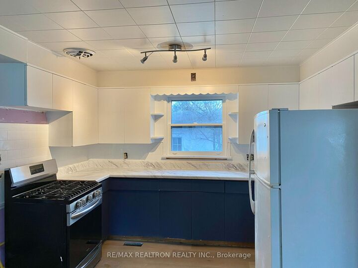 Property Photo:  192 Lincoln Road W Front  ON L0S 1B0 