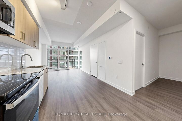 Property Photo:  4010 Eglinton Avenue W 2316  ON M9A 0G5 