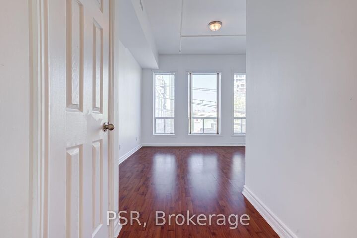 Property Photo:  493 Queen Street W 3rd Floor  ON M5V 2B4 