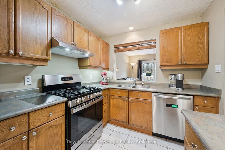 Property Photo:  133 Bradson Drive  ON N1E 7B6 