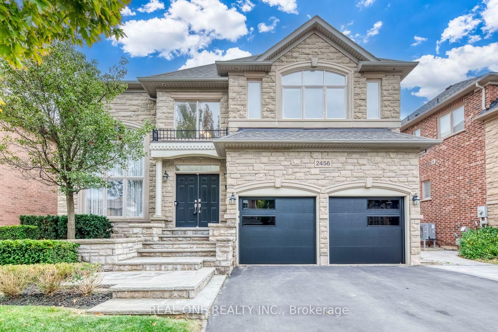 Property Photo:  2456 Bon Echo Drive  ON L6H 7P9 
