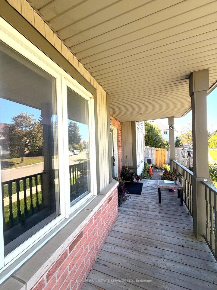 Property Photo:  5252 Bushelgrove Circle Lower  ON L5M 6C5 