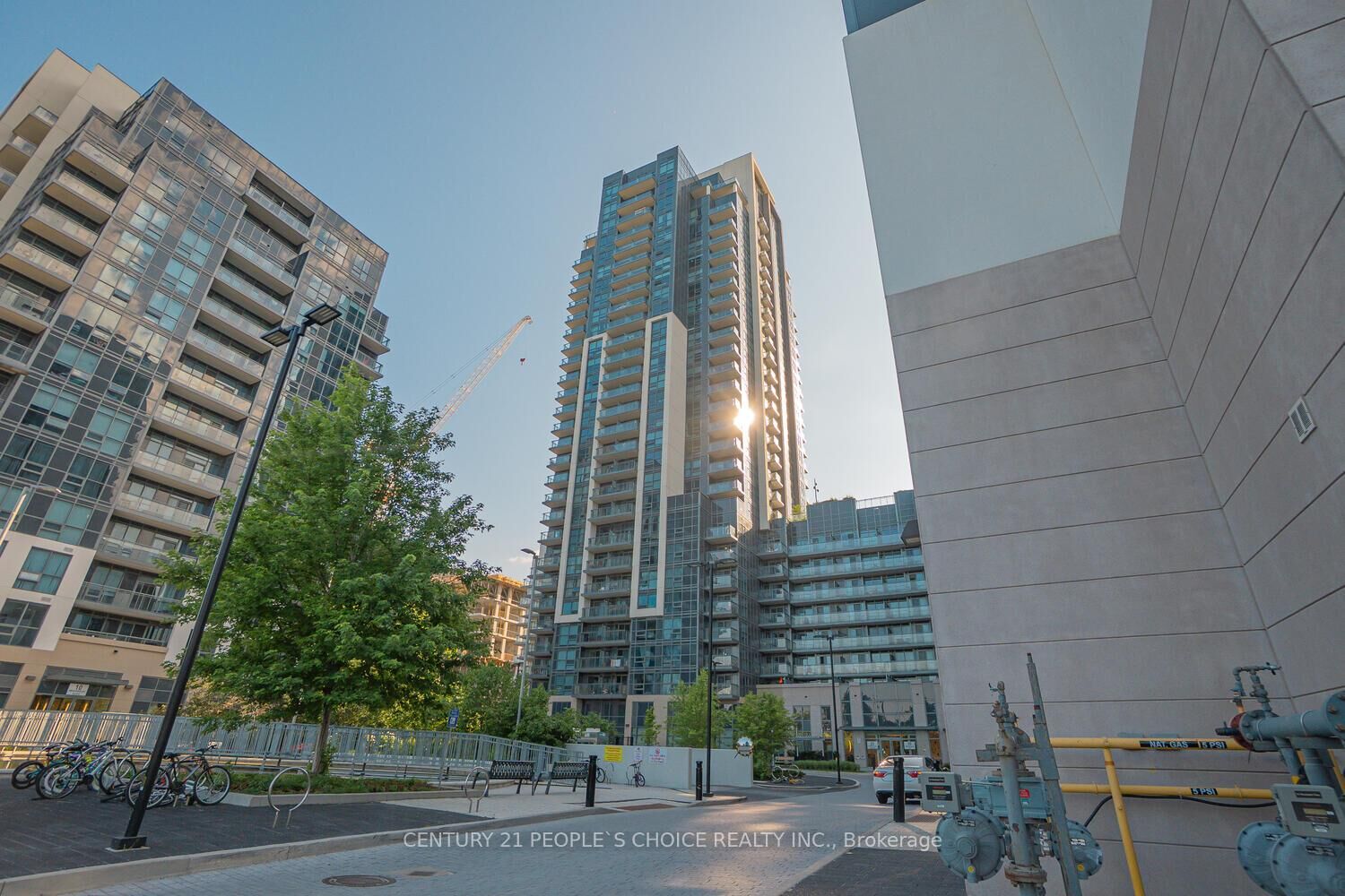 Property Photo: 20 Meadowglen Place S 2901 ON M1G 0A9