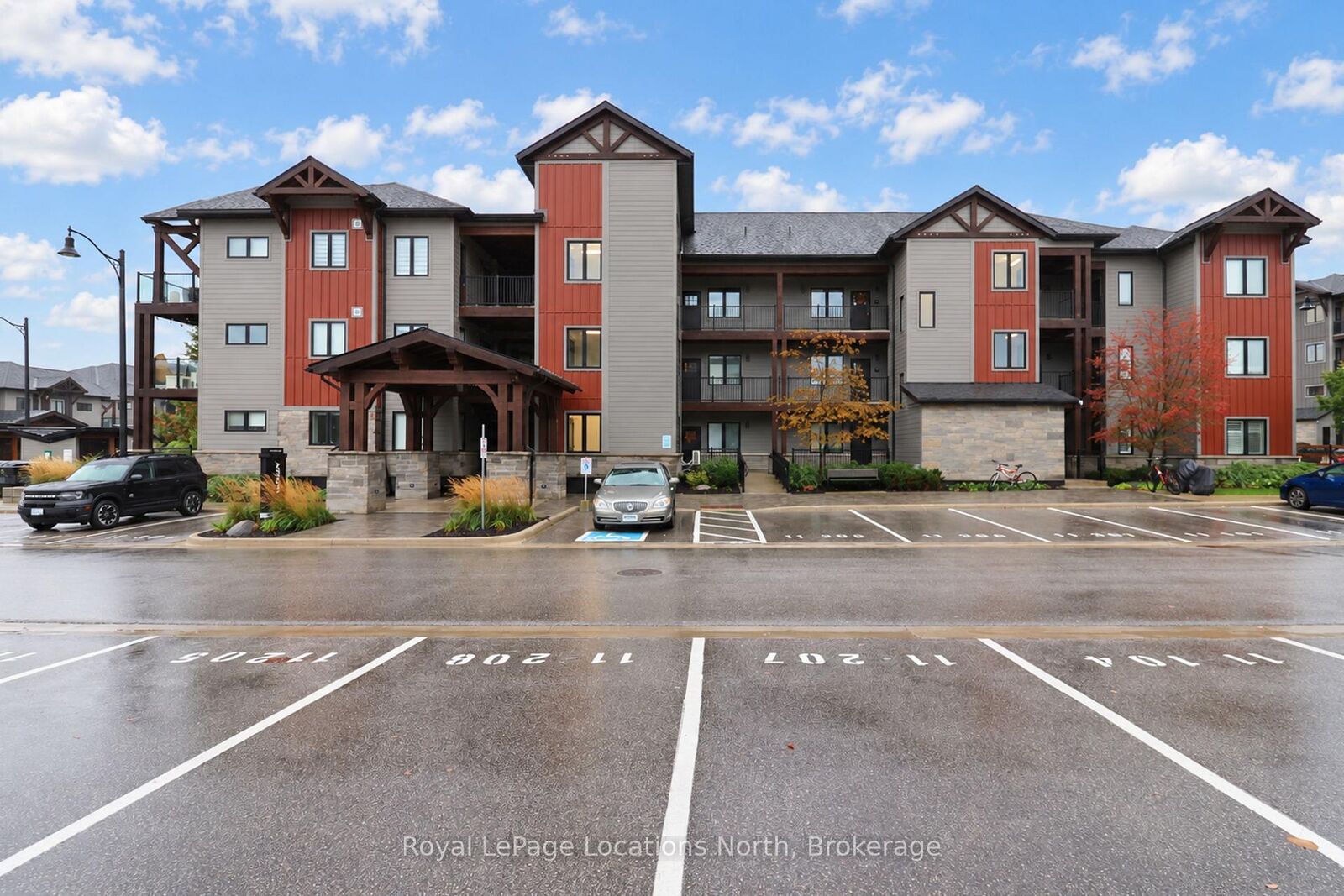 Property Photo:  11 Beckwith Lane 204  ON L9Y 0C7 