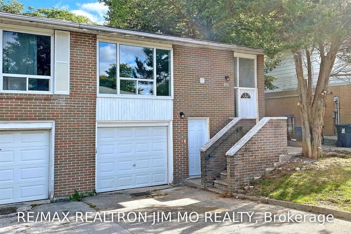 Property Photo:  153 Hollyberry Trail Ground  ON M2H 2P2 