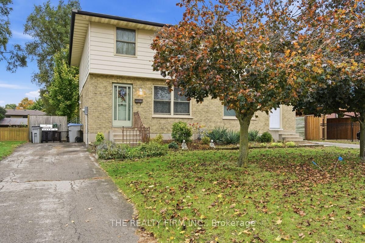 Property Photo:  195-197 Southfield Drive  ON N7G 3V3 