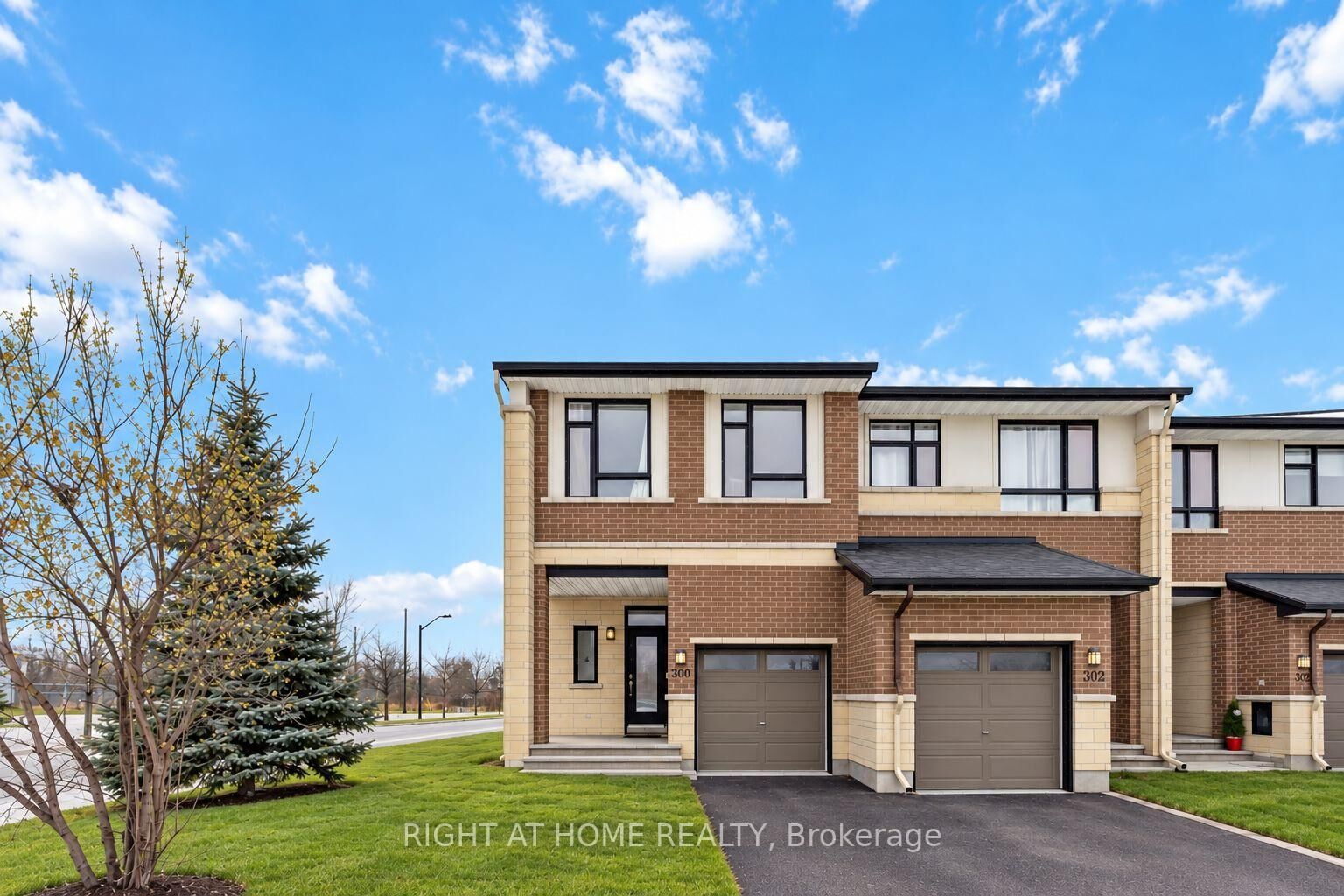 Property Photo:  300 Cooks Mill Crescent  ON K1V 2N3 