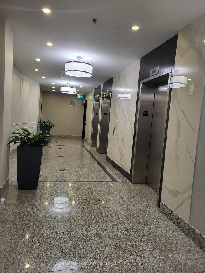 Property Photo:  18 Harrison Garden Boulevard 210  ON M2N 7J7 