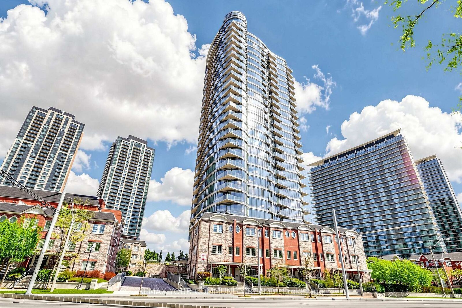 Property Photo:  15 Windermere Avenue 1506  ON M6S 5A2 