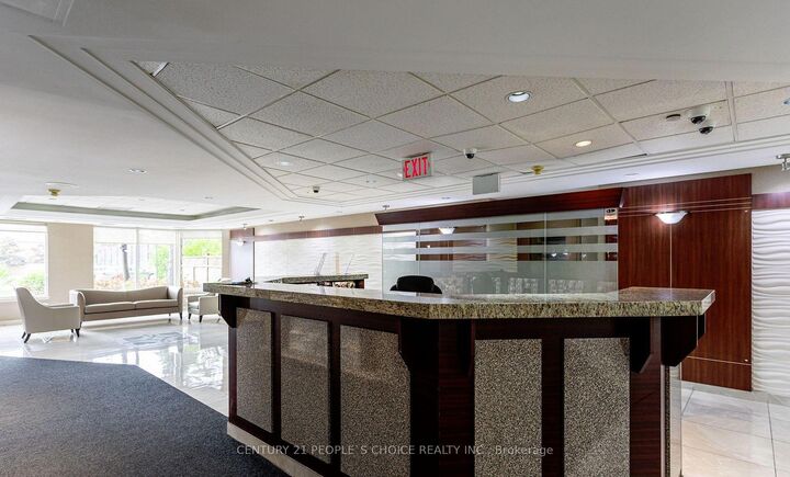 Property Photo:  135 Hillcrest Avenue 1109  ON L5B 4B1 