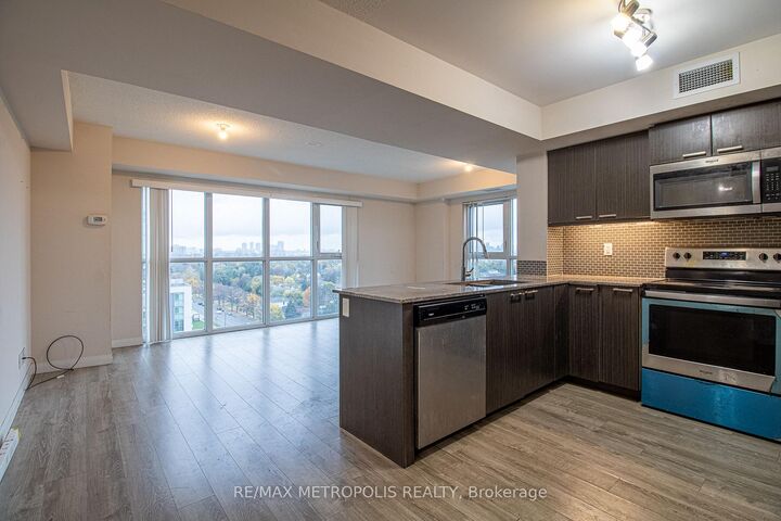 Property Photo:  2152 Lawrence Avenue E 1502  ON M1R 0B5 
