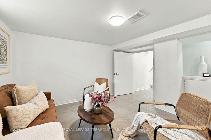 Property Photo: 172 Central Park Boulevard S ON L1H 5W7