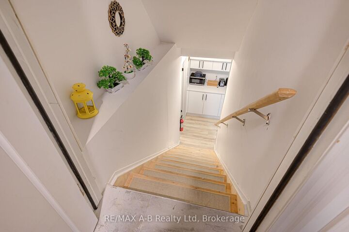 Property Photo:  258 Bradshaw Drive  ON N5A 0G5 