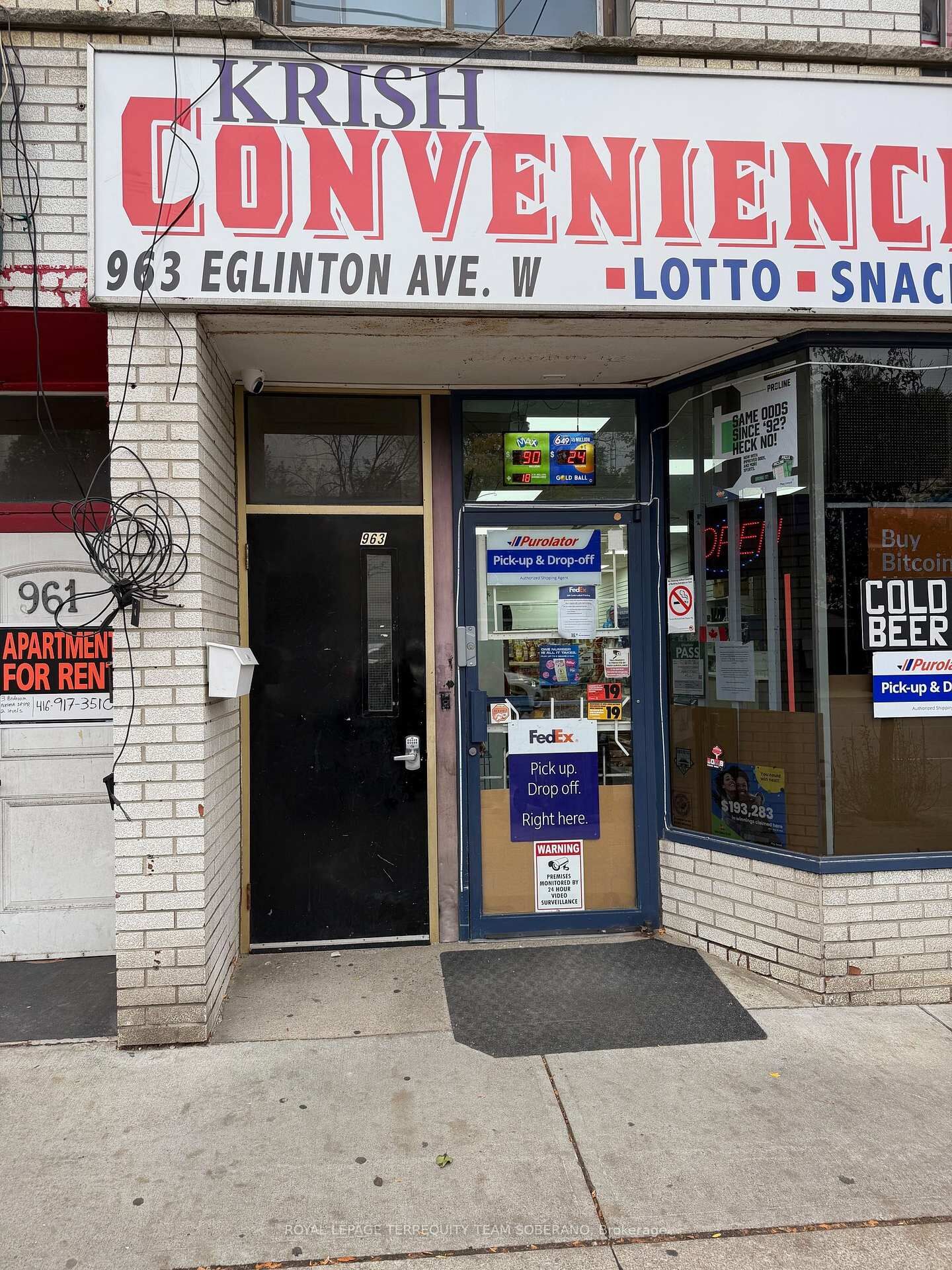 Property Photo: 963 Eglinton Avenue W Upper ON M6C 2C4