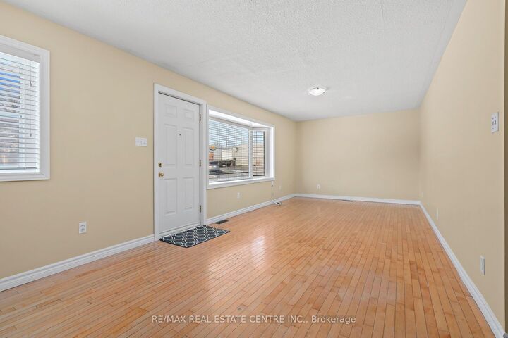 Photo de la propriété:  7 Rexway Drive  ON L7G 1P9 