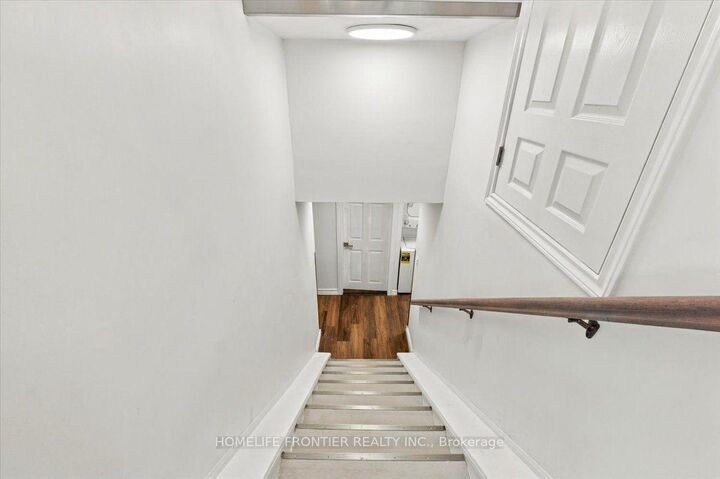 Property Photo:  99 Regent Road 5  ON M3K 1H2 