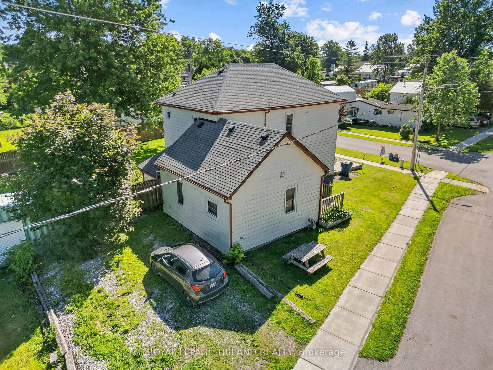 Property Photo:  15 Dundas Street  ON N0L 1Z0 