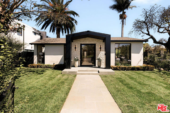 Property Photo: 2202 California Ave CA 90403