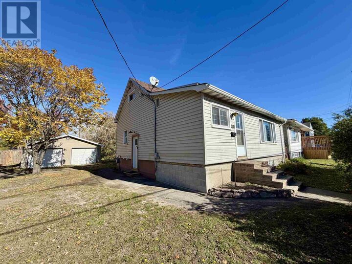 Property Photo:  328 McNabb St  ON P6B 2B4 