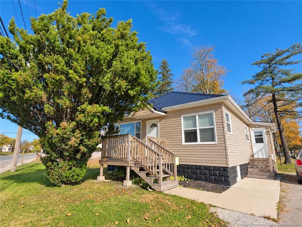 Property Photo:  473 Elmwood Drive  NB E1A 2X4 