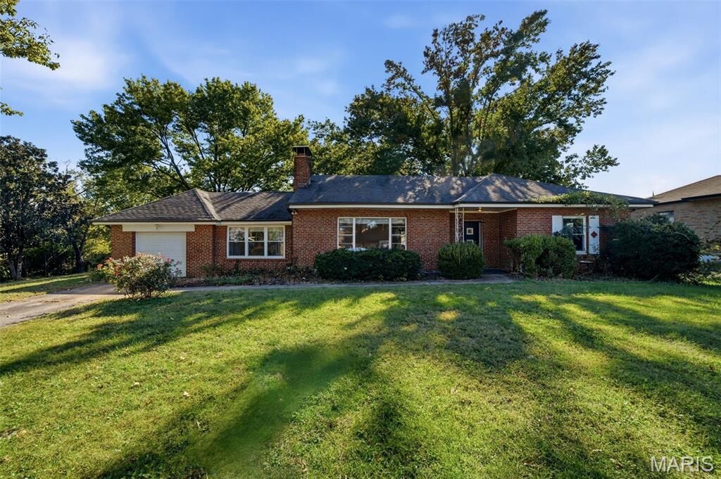 Property Photo:  134 Tanzberger Drive  MO 63129 