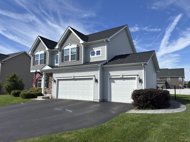 Property Photo:  938 Blue Aster Parkway  IL 60136 