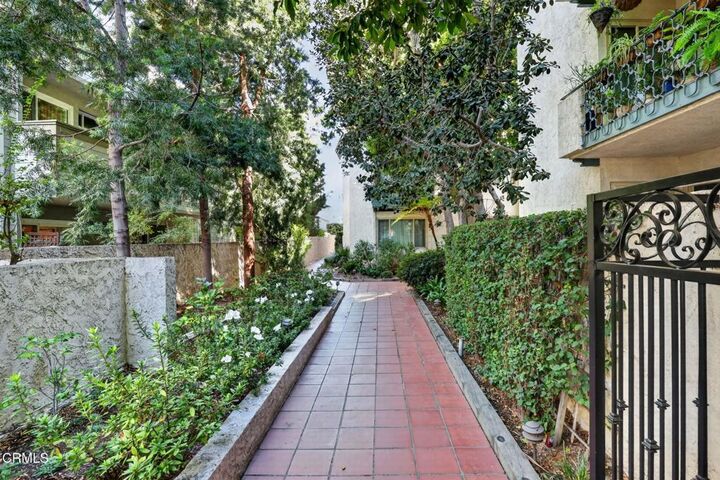 Property Photo:  985 E California Boulevard 308  CA 91106 
