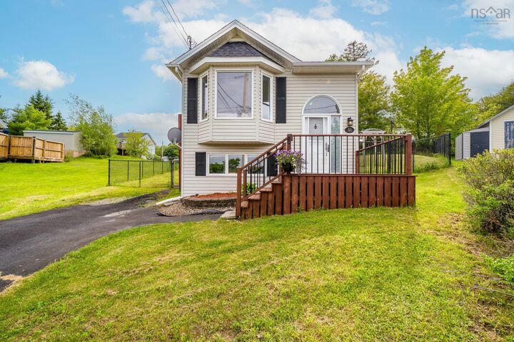 Property Photo:  51 Bianca Court  NS B4E 3E2 