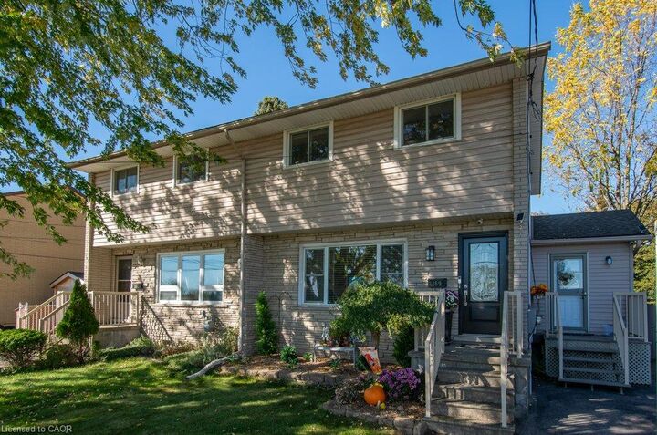 Property Photo:  169 Schweitzer Street  ON N2K 1C3 