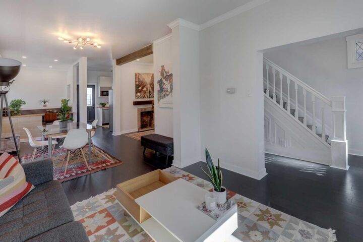 Property Photo:  342 6 Avenue NE  AB T2E 0L9 