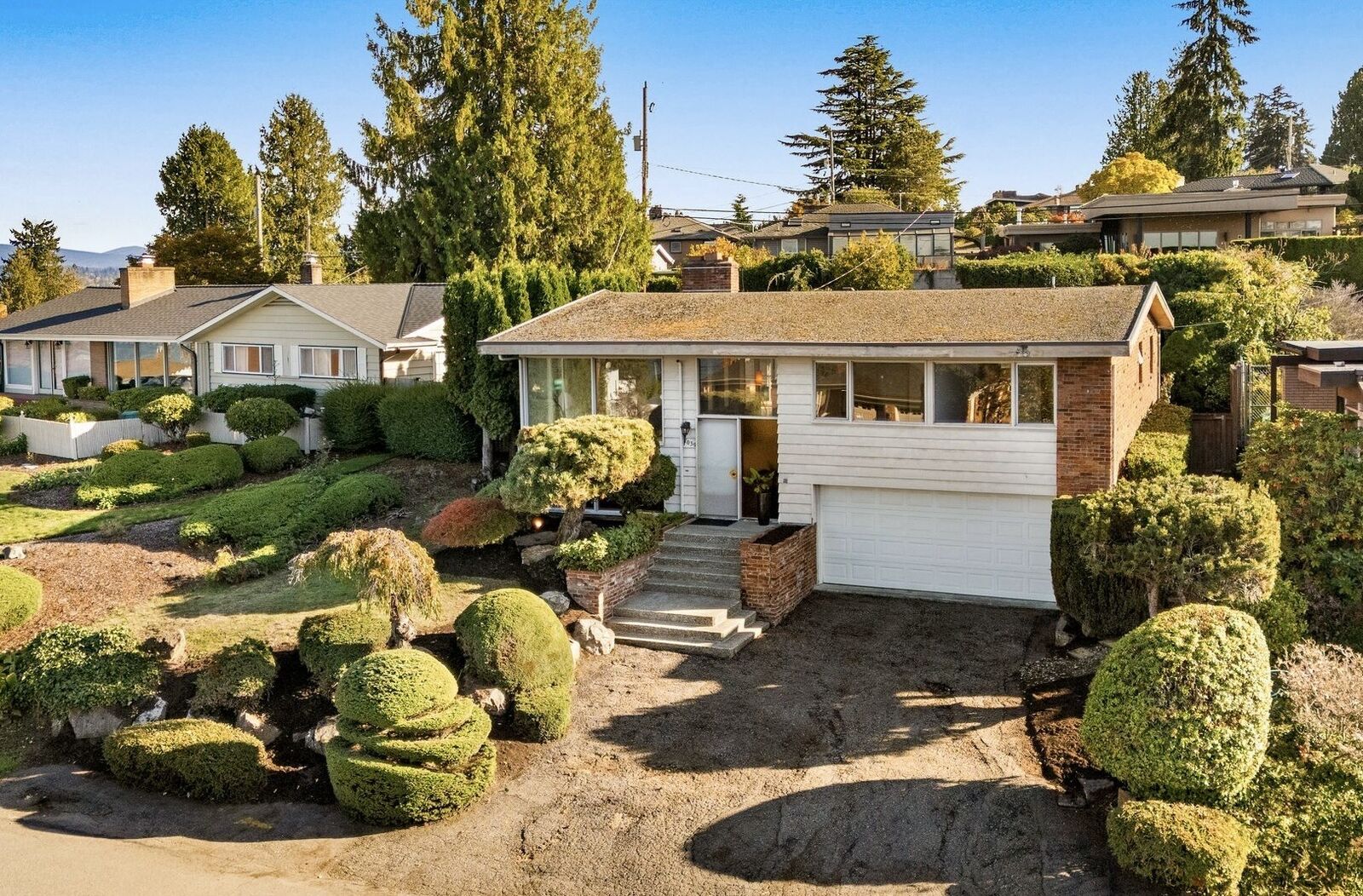 Property Photo:  7039 S Lakeridge Drive  WA 98178 