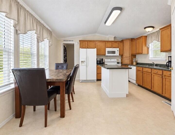 Property Photo: 916 Ranchette Ln Lane LA 70663