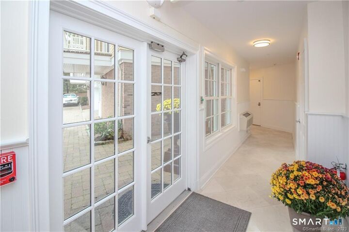 Property Photo:  130 Post Road West Penthouse  CT 06880 