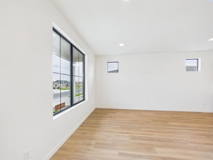 Property Photo:  3745 Scout St  WA 99352 