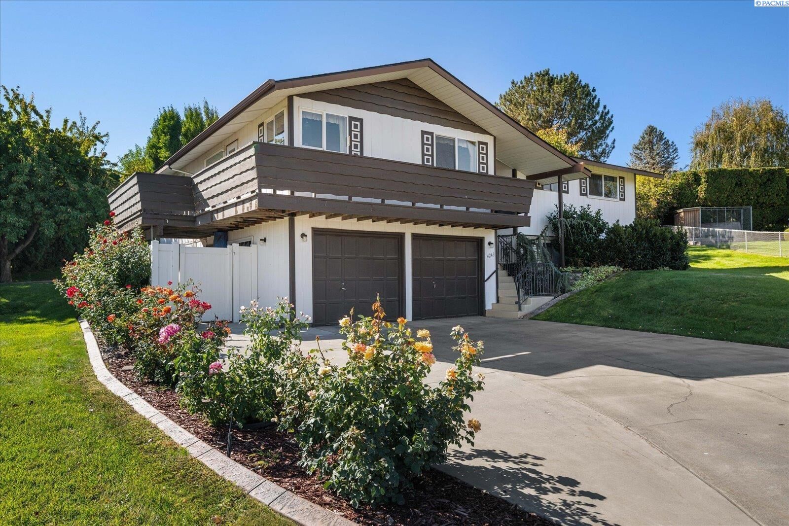 Property Photo: 4243 King Dr WA 99353