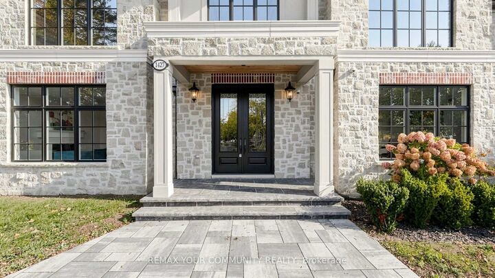 Property Photo:  1427 Lakeshore Road W  ON L6L 1G4 