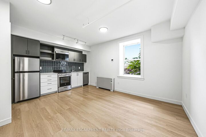Property Photo:  325 James Street S 306  ON L8P 3B7 