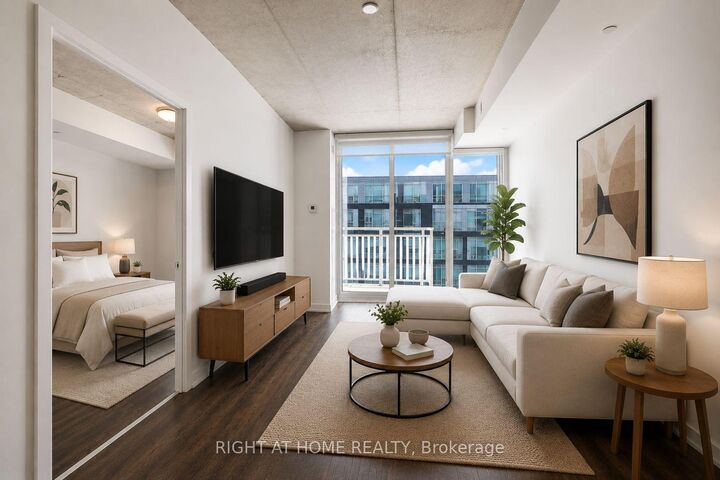 Property Photo:  45 Baseball Place 903  ON M4M 0H1 
