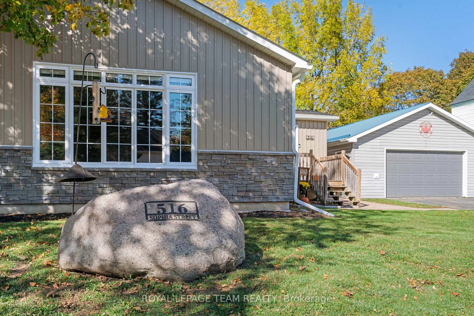 Property Photo:  516 Sophia Street  ON K0E 1T0 
