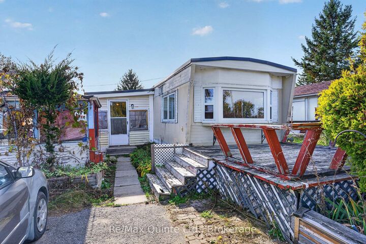 Property Photo:  #9-63 Whites Road  ON K8V 5P5 