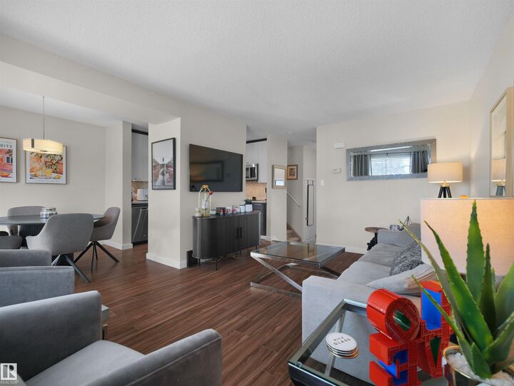 Property Photo: 140 Callingwood Place NW AB T5T 2C6
