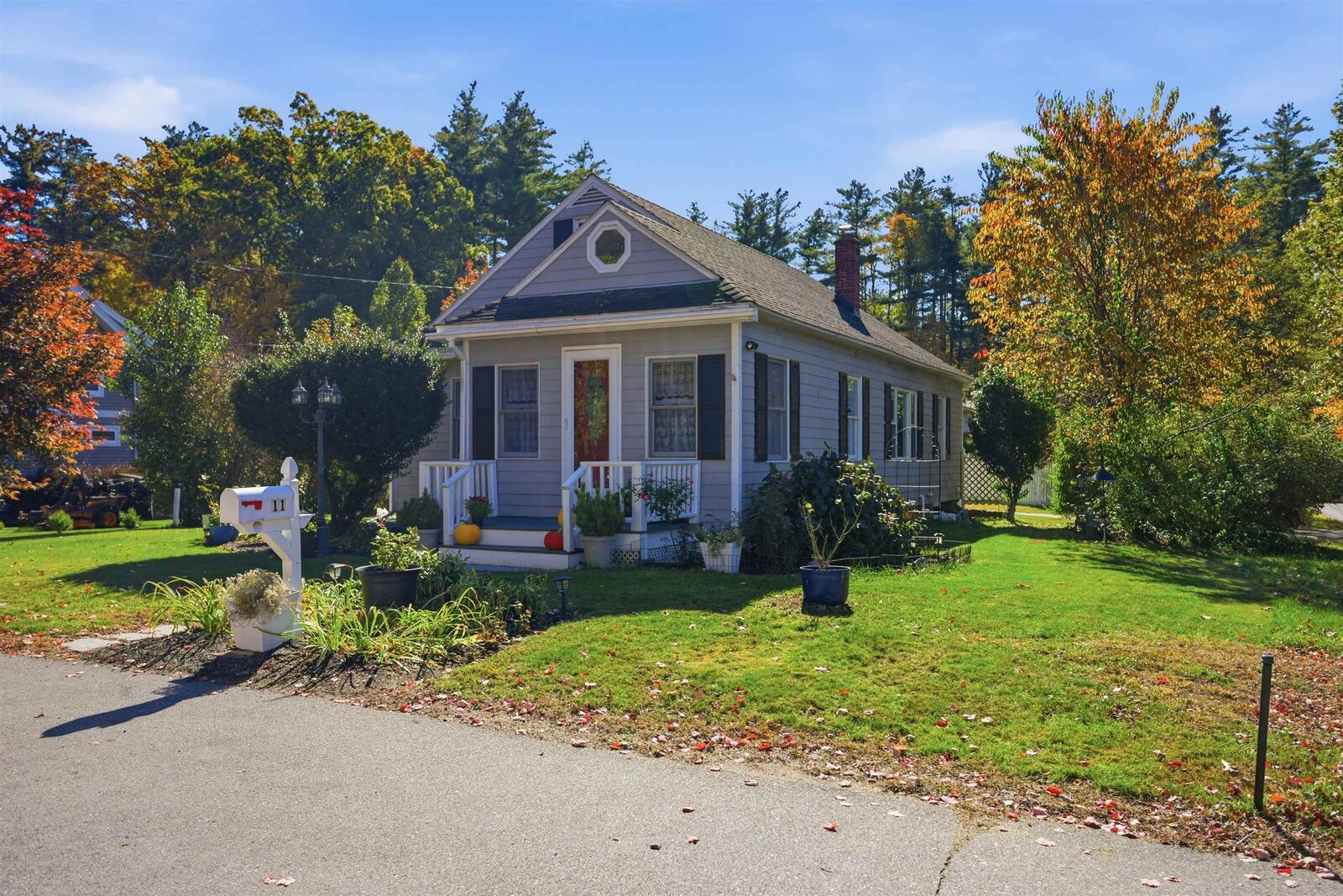 Property Photo:  11 Davis Park  NH 03865 