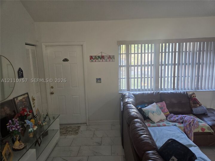 Property Photo:  1354 Pelican Ct  FL 33035 