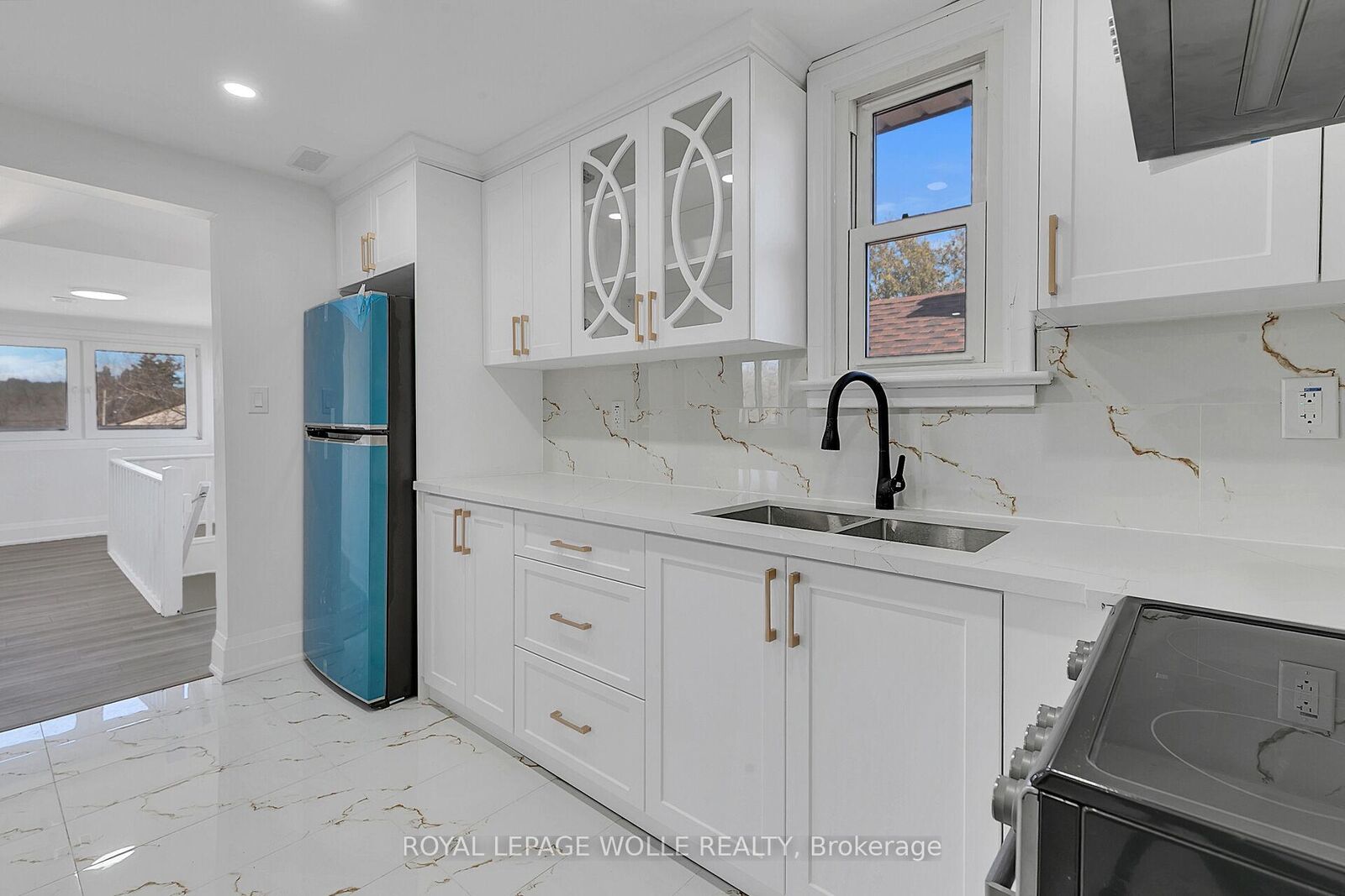 Property Photo: 581 Lancaster Street W 1 ON N2K 1M5