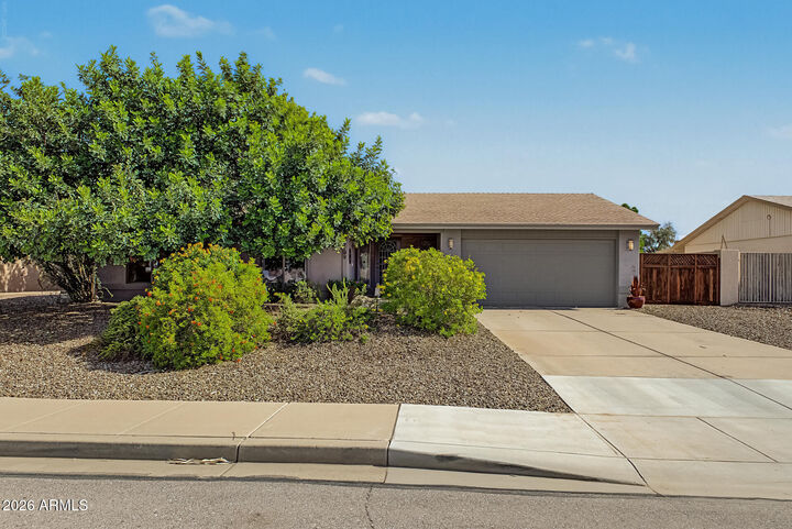 Property Photo:  2109 N Tamarisk Street  AZ 85224 