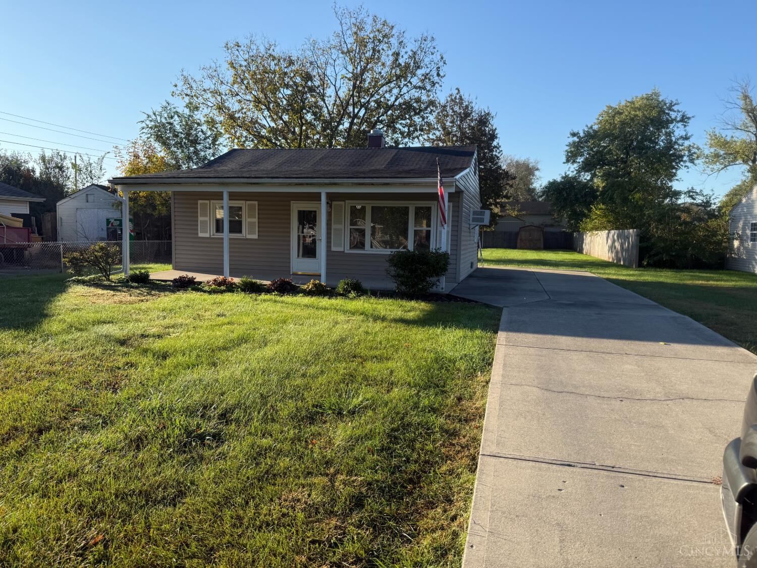 Property Photo:  1406 Pershing Avenue  OH 45044 