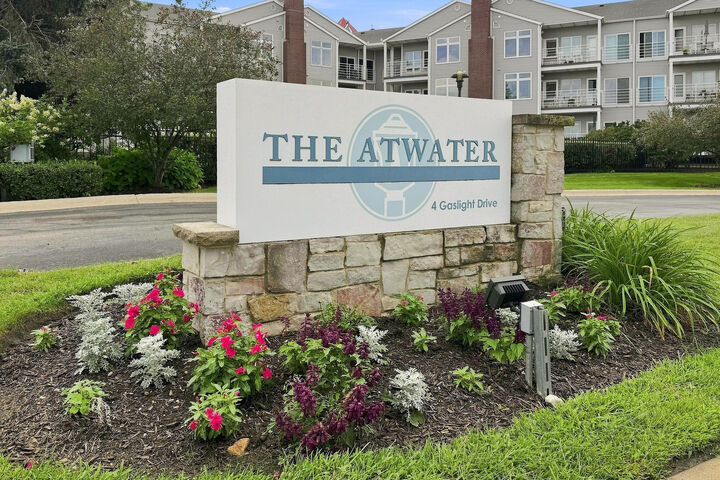 Property Photo:  4 Gaslight Dr  WI 53403 